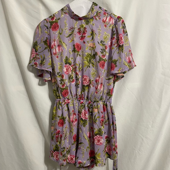 Forever 21 Contemporary Juniors Floral Short Sleeve Romper Size Small Fairy - Picture 3 of 10